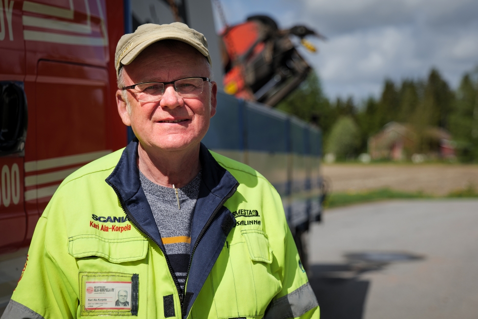 Kurikkalaisen kuljetusyrittäjä Kari Ala-Korpelan mukaan teiden kunto ja erityisesti liukkaudentorjunta on oleellisesti huonontunut viime vuosina. 