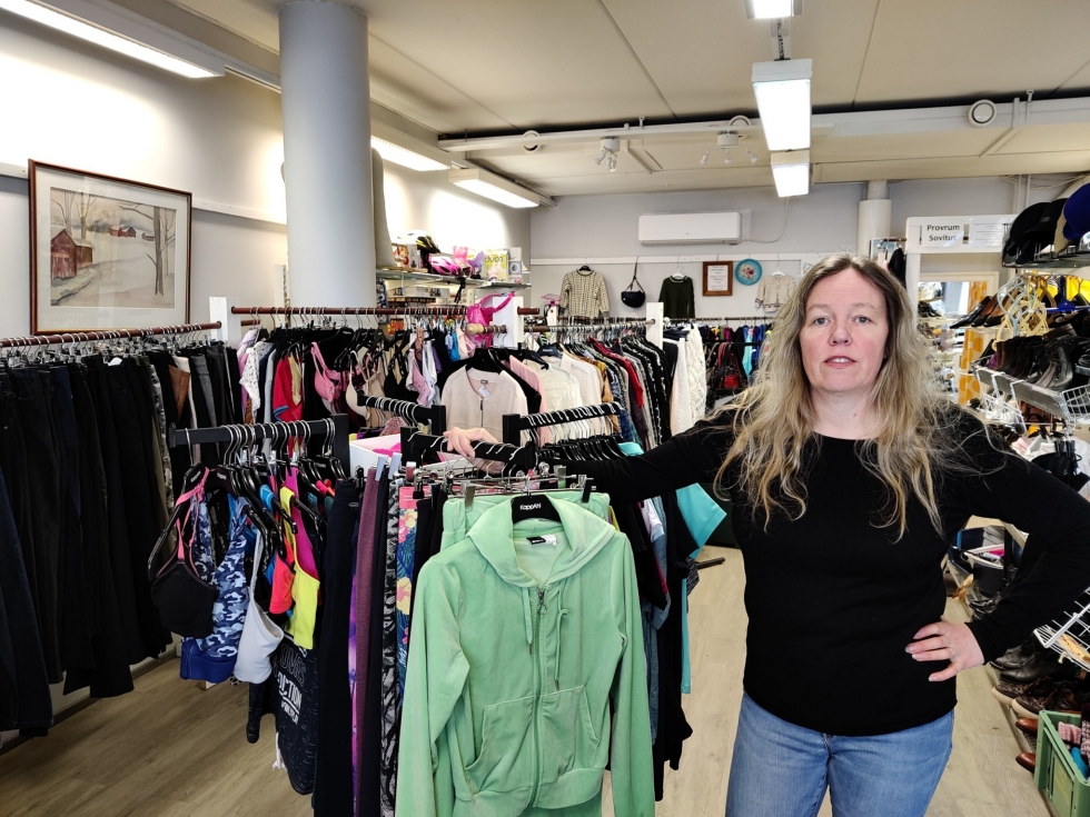 Sofia Boij toimii Vaasan Toivon tähden second hand -myymälän myymälävastaavana. Boijn mukaan second hand -myymälät nauttivat suuresta suosiosta. 