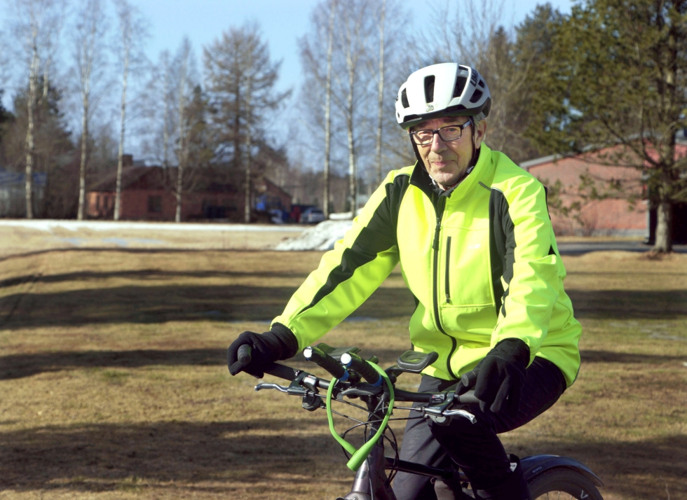Taisto Poikkimäki, 80, on harrastanut liikuntaa aktiivisesti lapsesta saakka. 