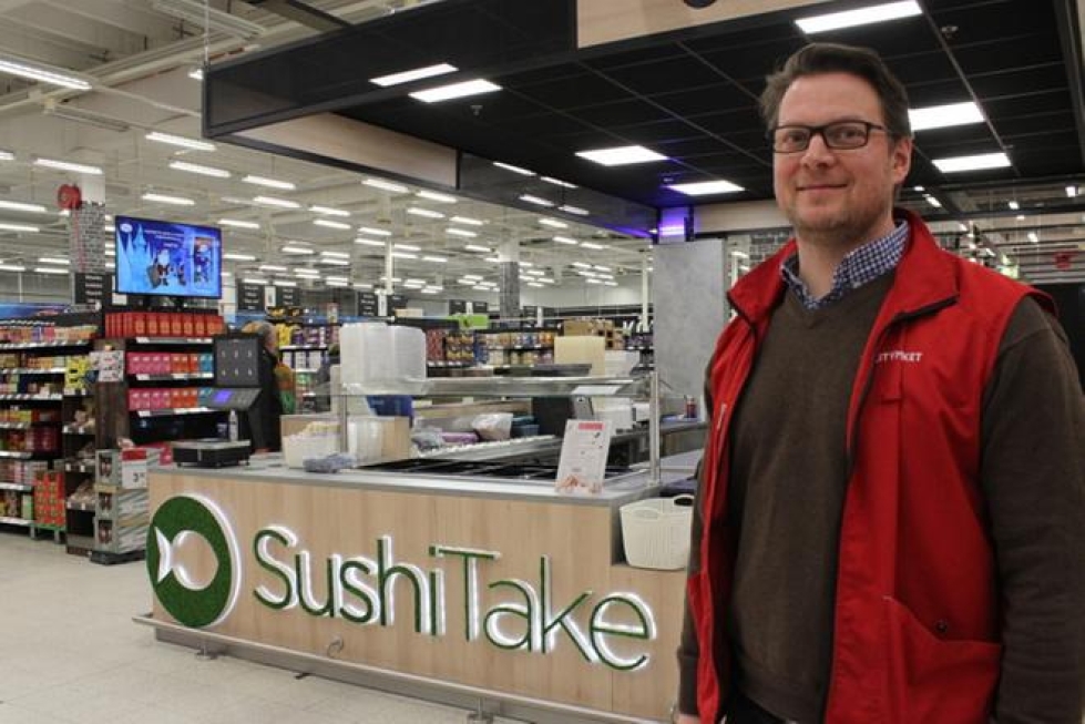 Vaasan Kivihaan K-Citymarketin kauppias Tom Hautakangas  lopettaa kauppiasuransa huhtikuussa. 