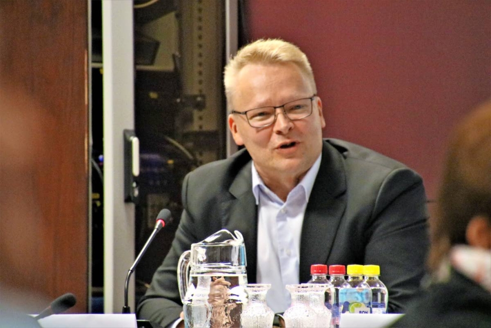 Kuvassa Kiteen kaupunginjohtaja Pekka Hirvonen.