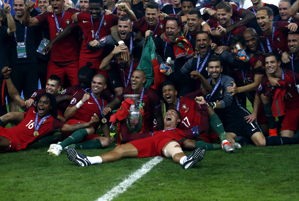 Portugali lähtee alkaviin EM-kisoihin hallitsevana mestarina. Maa juhli yllätysmestarina 2016 kapteeninsa Cristiano Ronaldon johdolla.