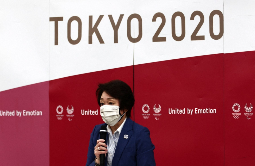 Tokion olympialaisten järjestelytoimikunnan puheenjohtaja Seiko Hashimoto kertoi tiistaina, että olympialaisiin saapuvien ulkomaalaisten toimittajien liikkeitä aiotaan seurata kisojen aikana gps-paikannuksen avulla. LEHTIKUVA/AFP