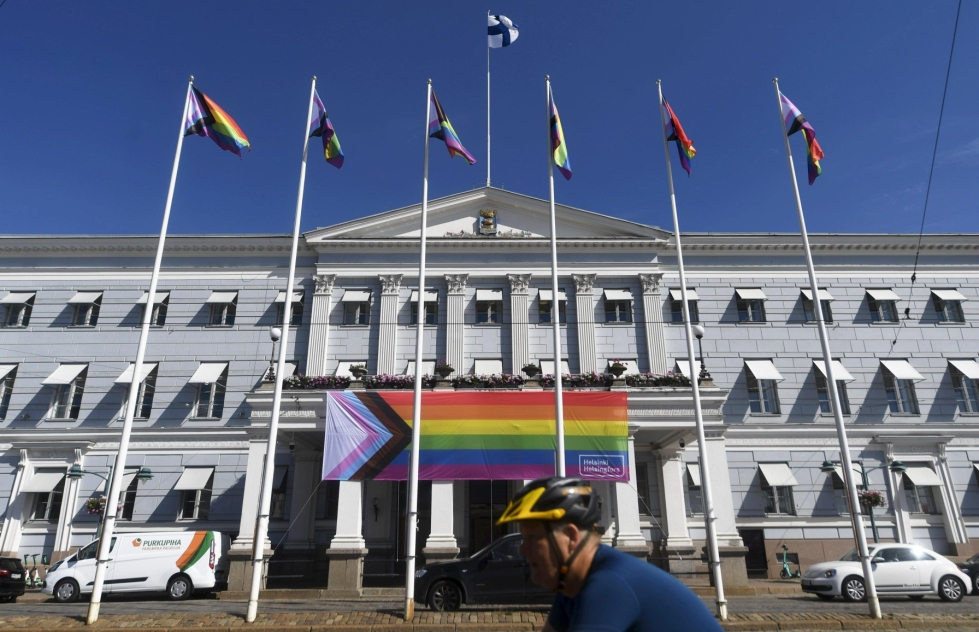 Suomen suurin Pride-tapahtuma on juhannuksen jälkeen vietettävä Helsinki Pride -viikko. LEHTIKUVA / VESA MOILANEN