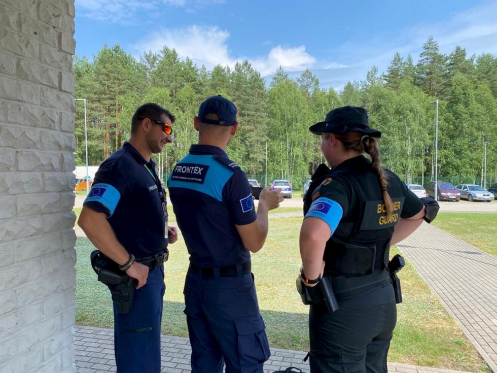 Suomen rajavartiolaitos lähetti viime viikolla kaksi partiota tukemaan Latvian ja Liettuan rajavalvontaa. LEHTIKUVA / Hand Out / Frontex
