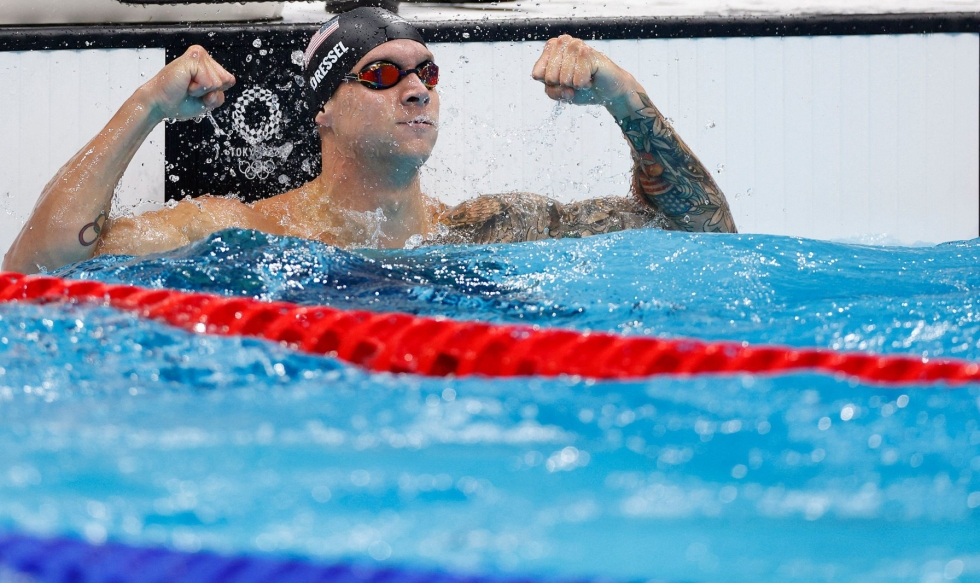 24-vuotias Dressel päätti olympiaurakkansa sunnuntaina uimalla kultaa sekä 50 metrin vapaauinnissa että 4x100 metrin sekauintiviestissä. LEHTIKUVA / AFP