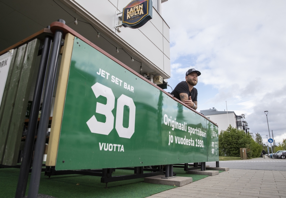 Pasi Hämäläinen osti Jet Setin liiketoiminnan yhdessä Jonne Soinisen kanssa toukokuussa 2021.