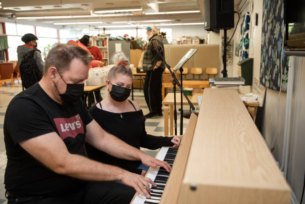 Niina Kokko ja Martti Orre toivovat jo tapahtumien avautumista ja sitä, että he pääsisivät muusikkoina antamaan omaa auttamisen panostaan.
