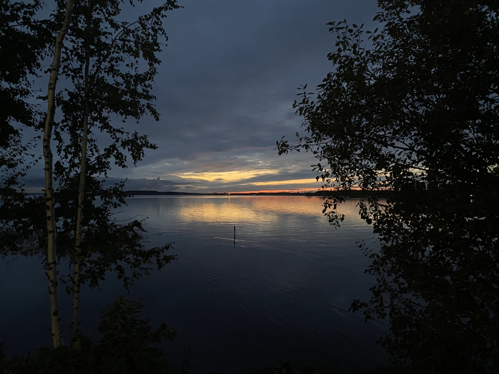 Auringonlasku Pyhäselän rannassa 11. syyskuuta.