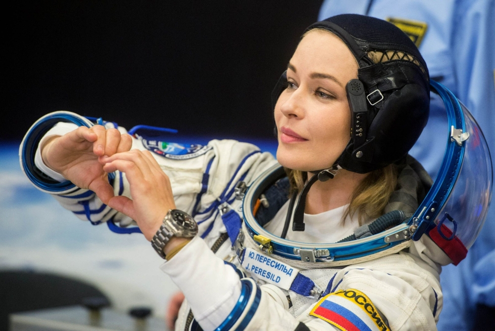 Venäjän avaruuskeskuksen Roskosmoksen välittämää kuvaa näyttelijä Julia Peresildistä ennen laukaisua avaruuteen. LEHTIKUVA/AFP