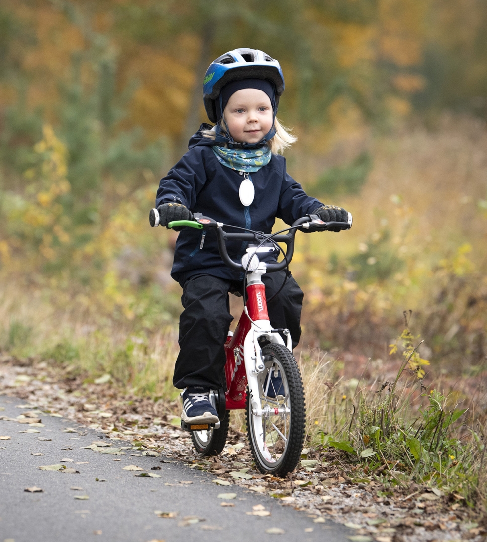Kaarle Väärämäki aloitti potkupyörällä ajelun jo puolitoistavuotiaana, joten jo kaksivuotiaana hän ajoi tavallisella polkupyörällä.
