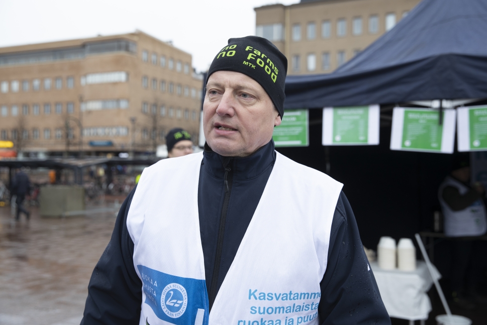 MTK Pohjois-Karjalan toiminnanjohtaja Jari Rouvinen arkistokuvassa Joensuun torilla marraskuussa 2021.