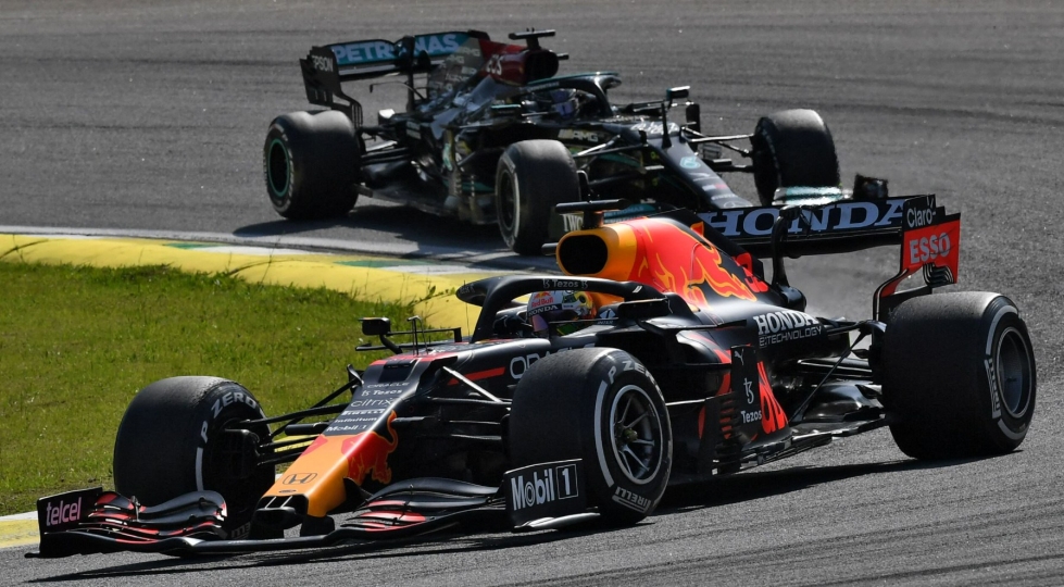 Verstappen ja Hamilton Brasilian gp:ssä. LEHTIKUVA/AFP