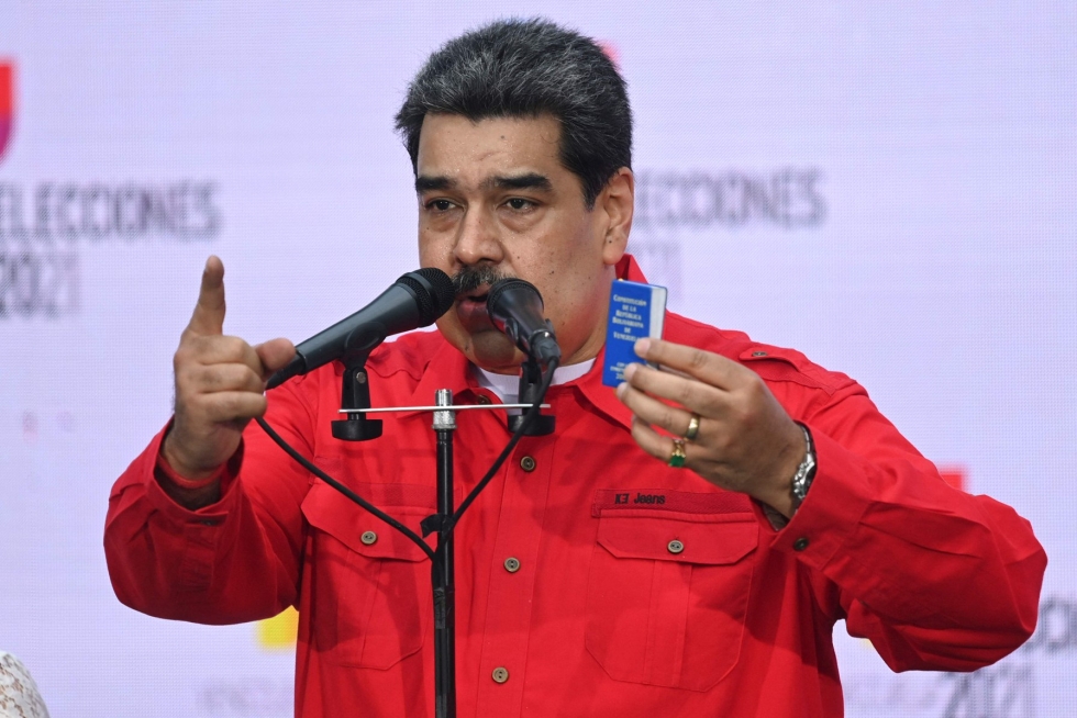 Valtaosassa äänestyksistä voittajaksi julistettiin Nicolas Maduron (kuvassa) hallintoa tukeva ehdokas. LEHTIKUVA / AFP