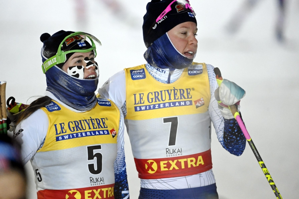 Olympiajoukkueeseen nimettiin muun muassa hiihtäjät Krista Pärmäkoski (vasemmalla) ja Kerttu Niskanen. LEHTIKUVA / HEIKKI SAUKKOMAA