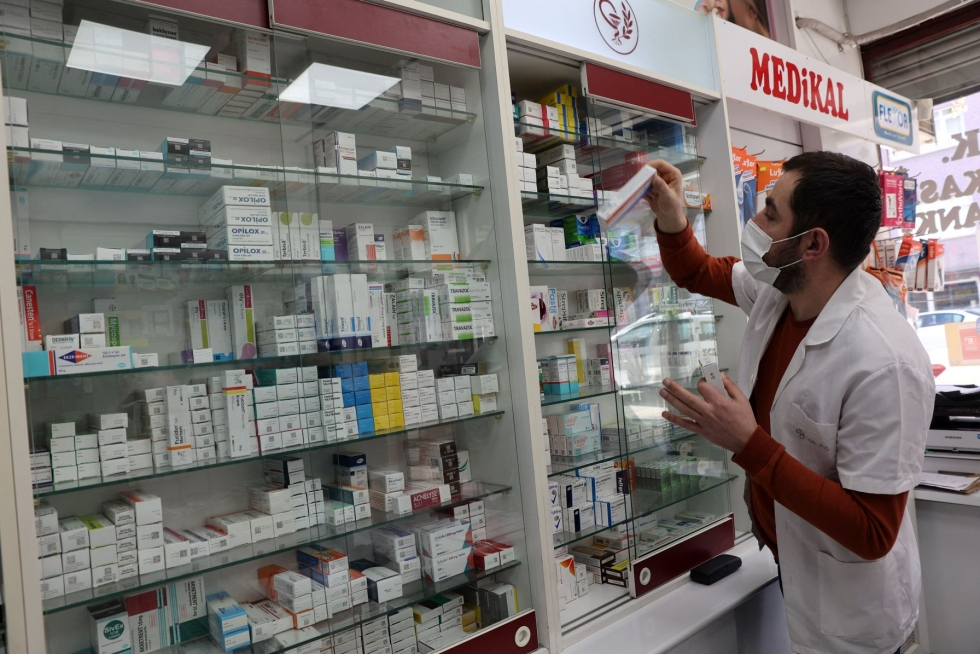 Turkin lääkäriyhdistyksen mukaan maassa on nyt pulaa ainakin yli 600 erilaisesta valmisteesta. Lehtikuva/AFP