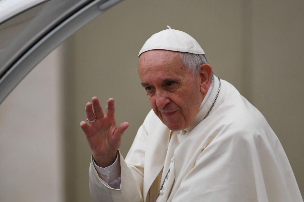 Paavi Franciscus vetosi puheessaan muun muassa koronapandemiassa kärsineiden köyhien puolesta. LEHTIKUVA/AFP.