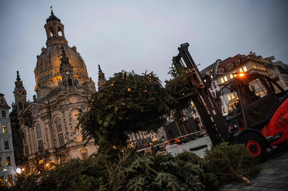 Esimerkiksi Saksa on tiukentanut matkustusrajoituksia. Kuva Dresdenistä joulukuun alkupuolelta. Lehtikuva/AFP