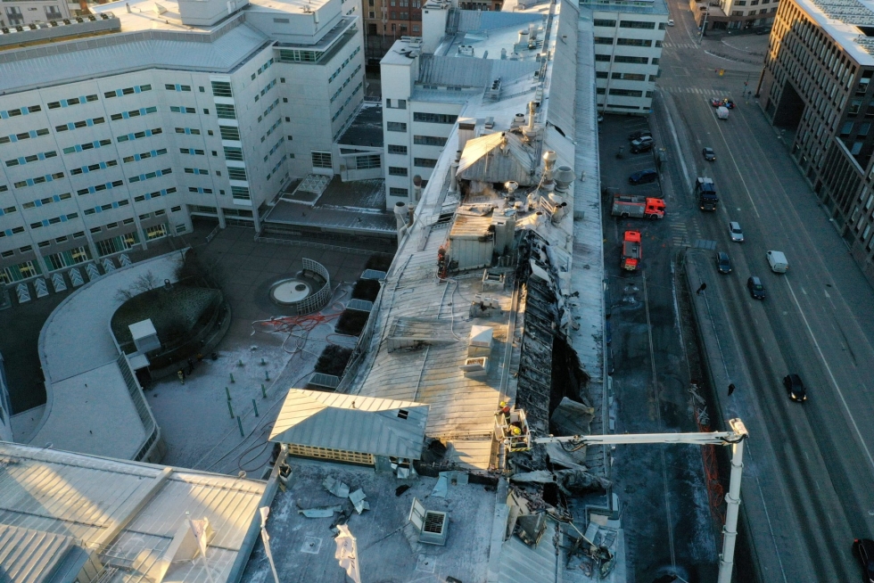 Maustetehtaan puoli rakennuksesta säilyi Meiran mukaan lähes vaurioitta. Lehtikuva / Jussi Nukari