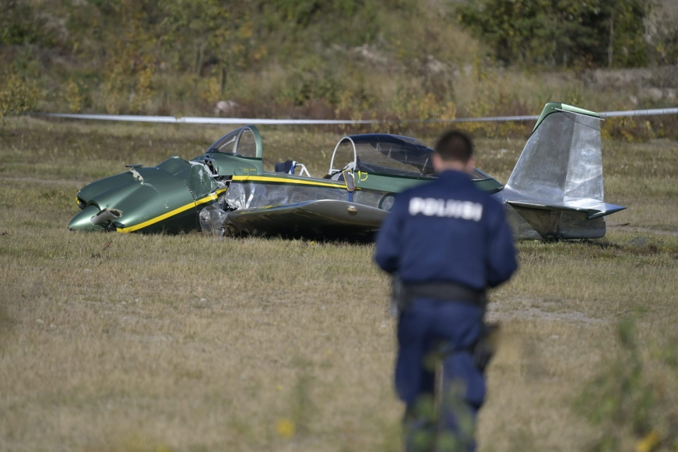 Experimental-lentokone syöksyi maahan kertauskoululennon maaliinlaskun yhteydessä syyskuun lopulla. LEHTIKUVA / Vesa Moilanen