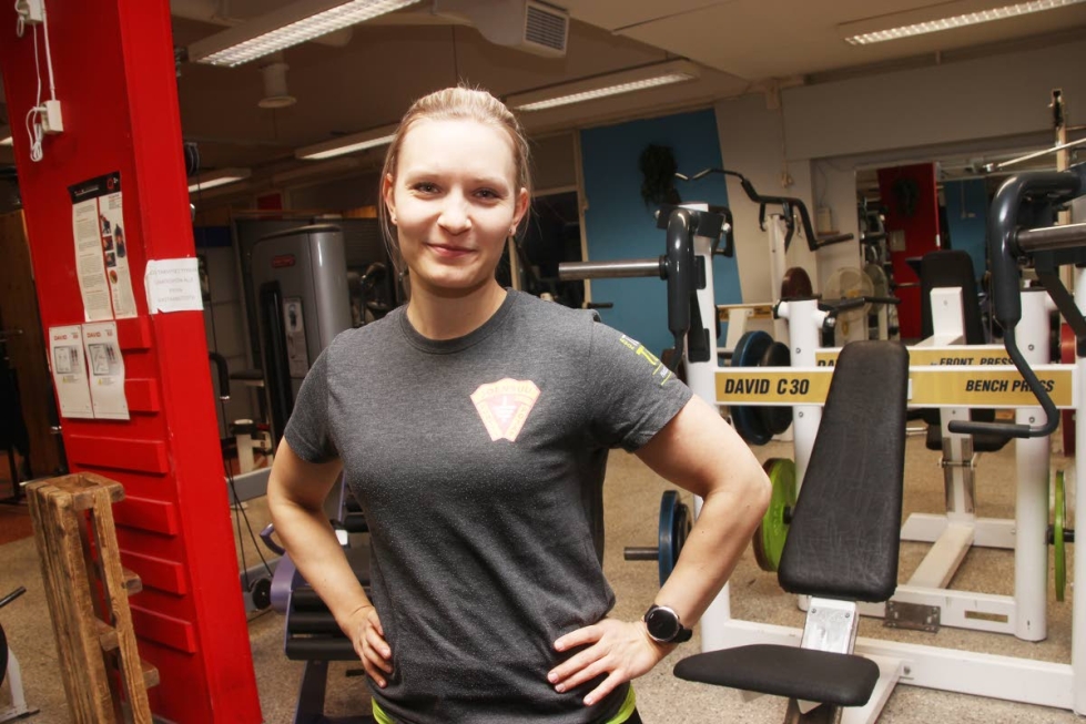 Joensuun Puntti-Poikien Maria Karjalainen saavutti vuosi sitten varustepenkkipunnerruksen EM-kultaa alle 63-kiloisissa. 