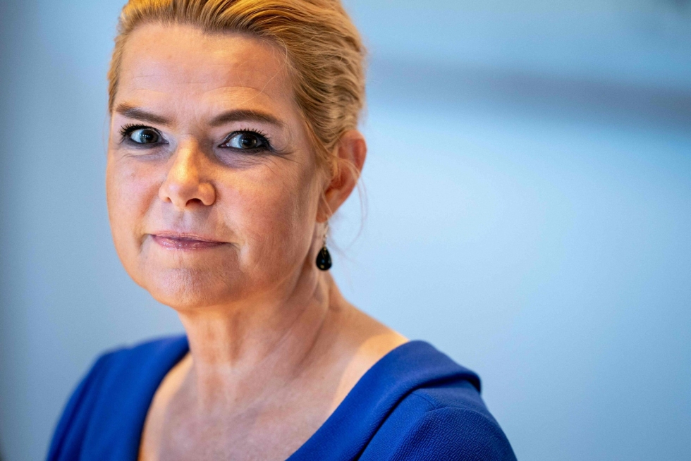 Korkein oikeus katsoi Inger Stöjbergin toimineen laittomasti, kun hän vuonna 2016 linjasi ministerinä, että turvapaikkaa hakevien pariskuntien ei voida sallia majoittuvan yhdessä, jos toinen osapuoli on alaikäinen. LEHTIKUVA / AFP 