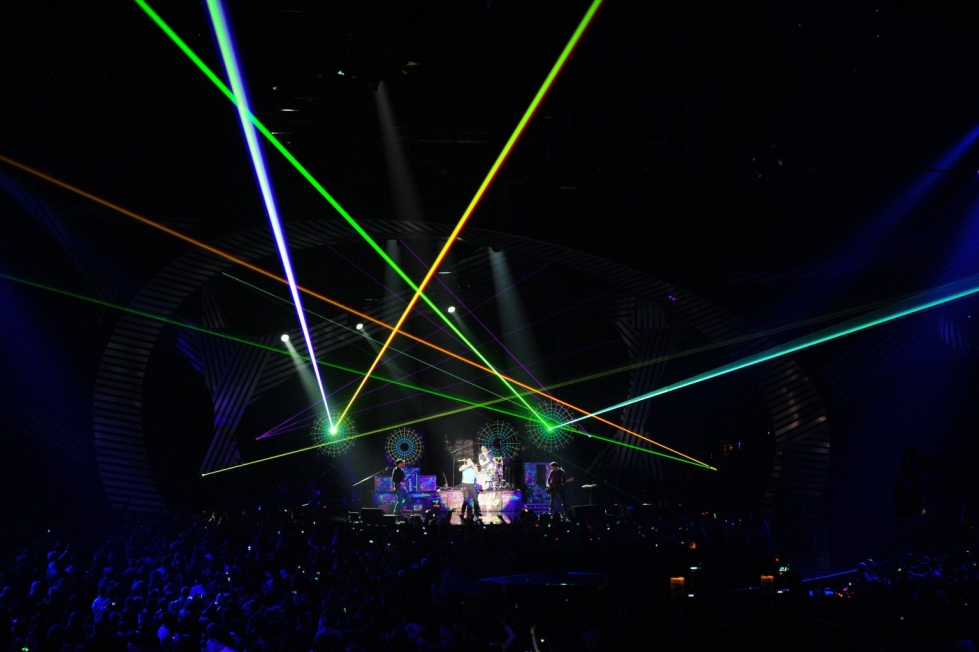 Coldplay aikoo Martinin ilmoituksen mukaan jatkaa yhä konsertointia. LEHTIKUVA/AFP