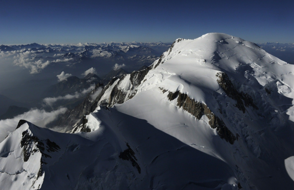Rasiallinen jalokiviä löytyi Mont Blancilta. LEHTIKUVA/AFP