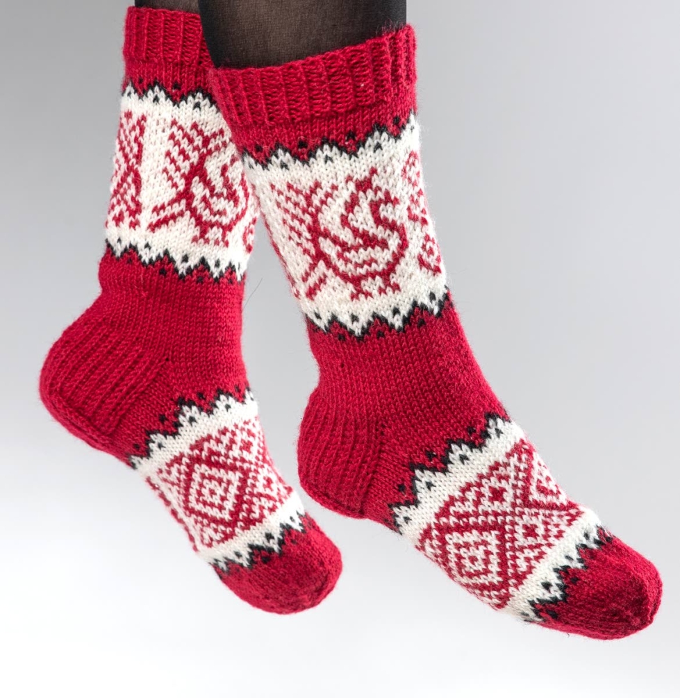 Karjalaisen villasukkakisan voittoisat sukat neuloi ja mallinkin itse suunnitteli lieksalainen Silja Palviainen.