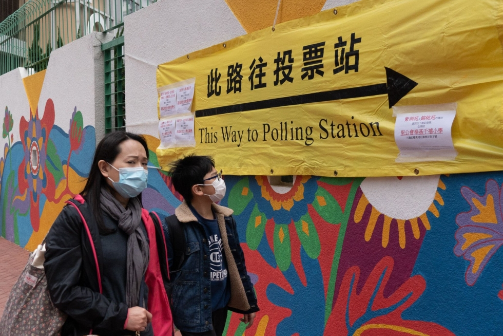 Noin 7,5 miljoonan asukkaan Hongkongissa on noin 4,5 miljoonaa rekisteröitynyttä äänestäjää. Lehtikuva/AFP