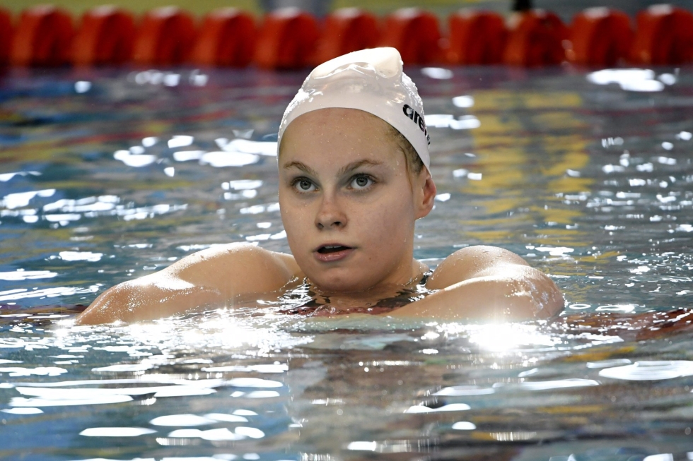 Suomen joukkue ui finaalissa ajan 1.40,46. Kuvassa Laura Lahtinen. Arkistokuva. LEHTIKUVA / Markku Ulander