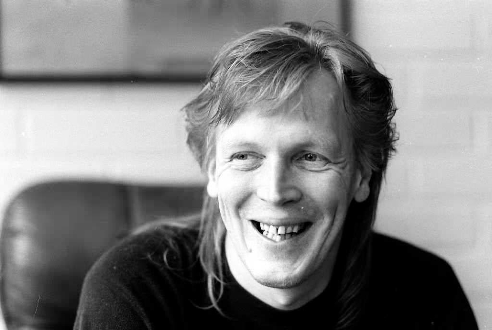 Mies Eppu Normaalin, Yön, Popedan ja muutaman muun yhtyeen menestyksen takana. Kari "Epe" Helenius kuvattuna vuonna 1987.