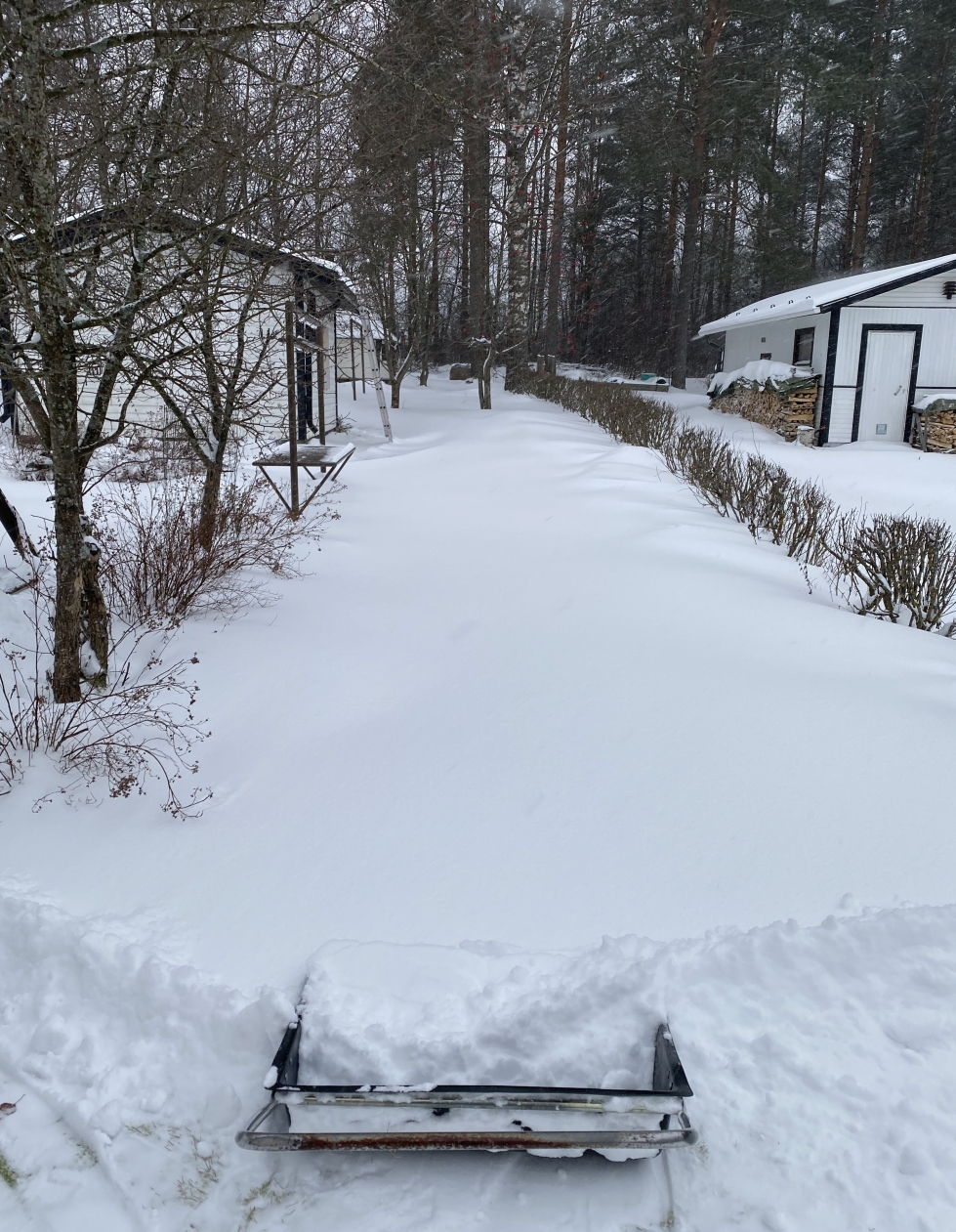 Lumitöitä riitti tiistaina 30. marraskuuta eri puolilla Pohjois-Karjalaa.
