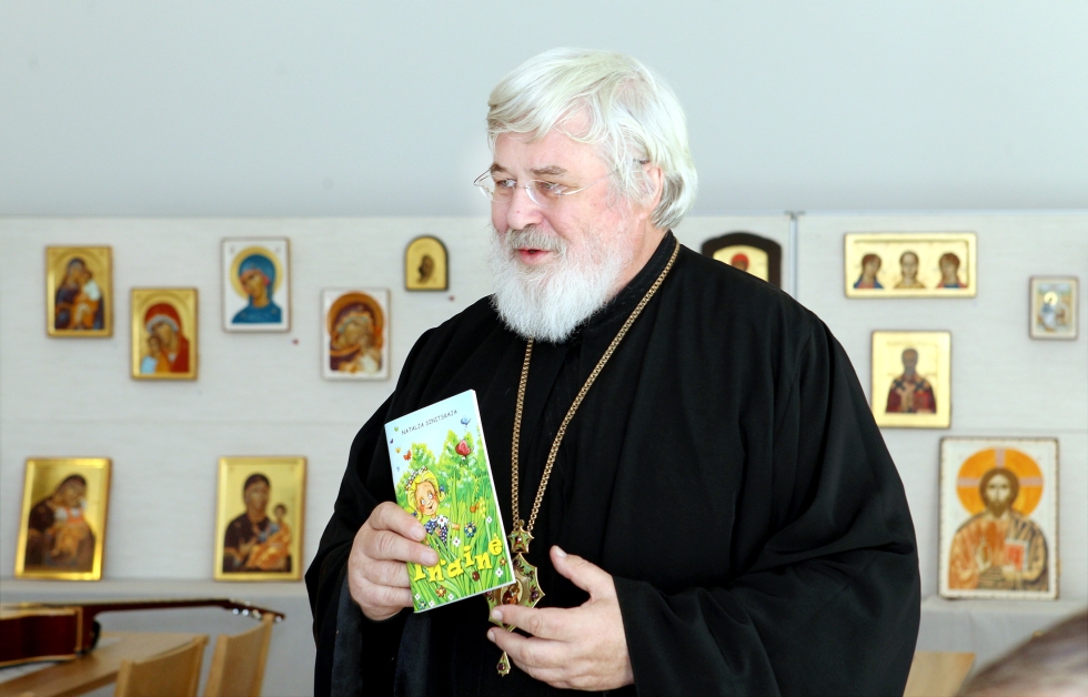 Arkkipiispa Leo on maksanut yhdistyksen velkoja 8 500 euron arvosta takaajana. 