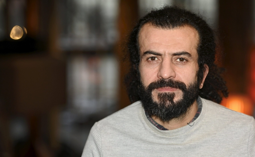 Libanonilainen kansalaisaktivisti Mahmoud Faqih kertoi Libanonin poliittisesta kriisistä Helsingissä 1. joulukuuta 2021. LEHTIKUVA / HEIKKI SAUKKOMAA
