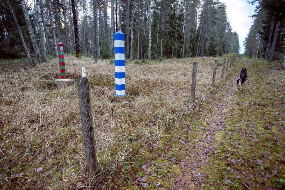 Suomen ja Venäjän välinen maaraja on 1 290 kilometriä pitkä.