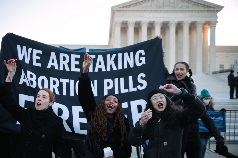Yhdysvaltain elintarvike- ja lääkeviraston (FDA) päätös on harvinainen voitto aborttioikeuden puolustajille maassa, jossa kiista aborttikysymyksestä on kiristynyt jälleen viime vuosina.  LEHTIKUVA / Wade. Chip Somodevilla / Getty Images / AFP