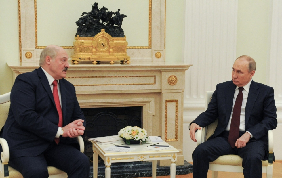 Venäjä ja Valko-Venäjä ovat viime aikoina lähentyneet entisestään samalla, kun molempien välit muihin maihin ovat kiristyneet. Kuva presidenttien tapaamisesta viime huhtikuussa. LEHTIKUVA/AFP