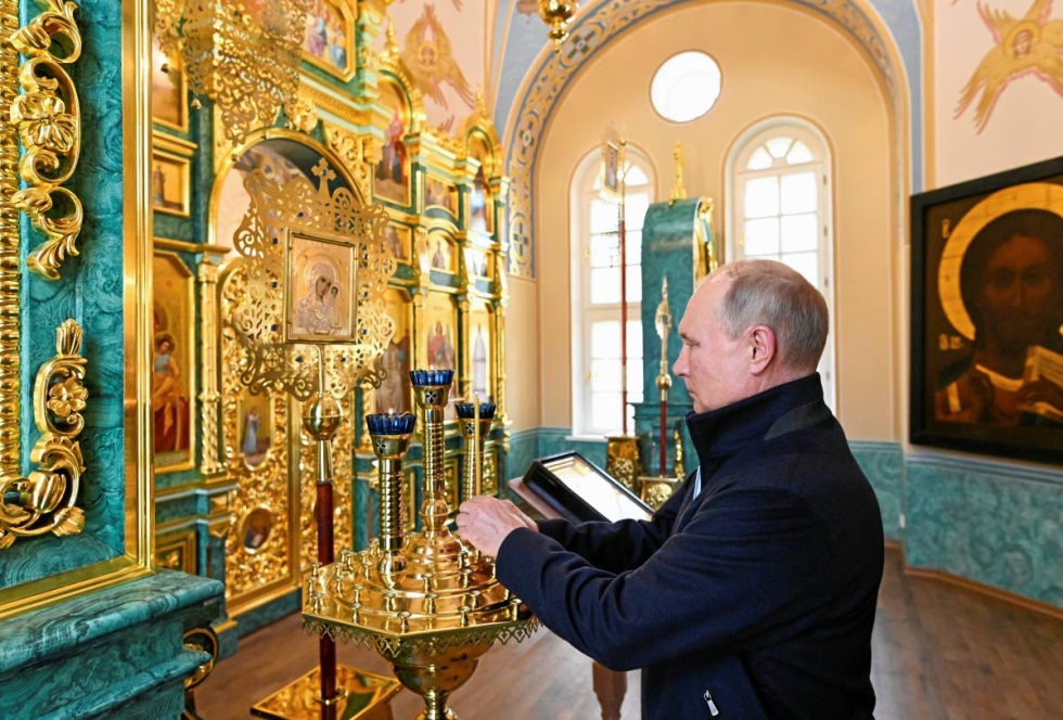 Presidentti Vladimir Putin toteutti omaa uskonnonvapauttaan viime heinäkuussa vierailemalla Konevitsan luostarisaarella Laatokalla. Luostaria on kunnostettu öljy-yhtiö Rosneftin rahoilla siitä lähtien kun Putin vieraili saarella edellisen kerran.