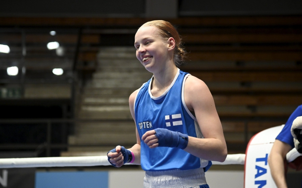 Pihla Kaivo-oja (kuvassa) kukisti 50-kiloisten finaalissa kaikin tuomariäänin seuratoverinsa Maria Mehtälän. LEHTIKUVA / Markku Ulander