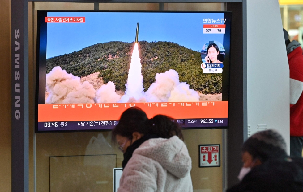 Etelä-Korean armeija sanoo Pohjois-Korean ampuneen tunnistamattoman ammuksen maanantaina. LEHTIKUVA/AFP