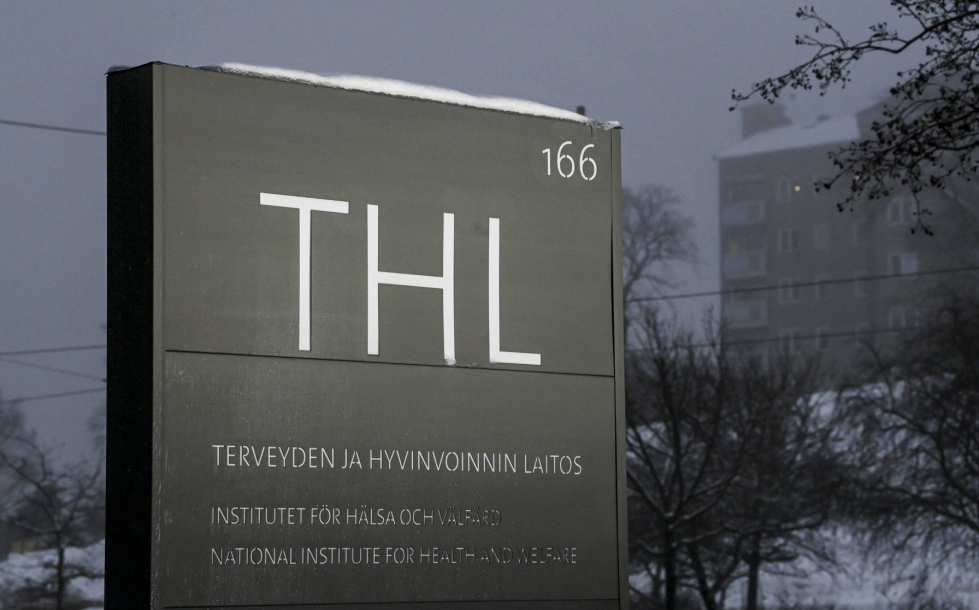 THL ehdottaa karanteenin ja eristyksen lyhentämistä viiteen vuorokauteen. LEHTIKUVA / Markku Ulander