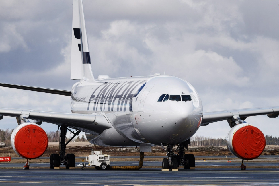 Finnair kertoo karsivansa ennakoivasti noin viidenneksen helmikuun liikenneohjelmastaan. LEHTIKUVA / Roni Rekomaa