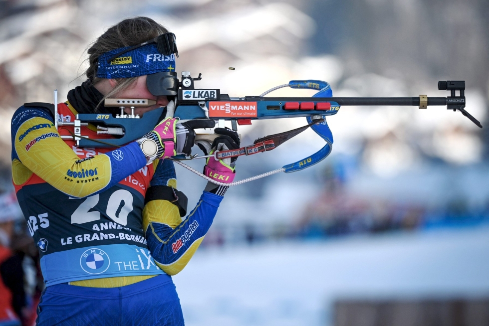 Ruotsin Elvira Öberg voitti ampumahiihdon naisten maailmancupin pikakisan Saksan Ruhpoldingissa. LEHTIKUVA/AFP