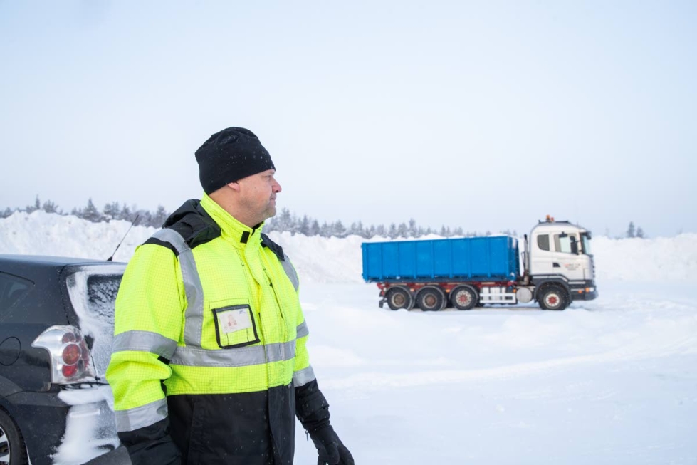 Kaupungin kunnossapidon työnjohtaja 
Tarmo Kontturi kertoo, että lunta mahtuu Joensuun lumiasemalle yhteensä 270 000 kuutiota.