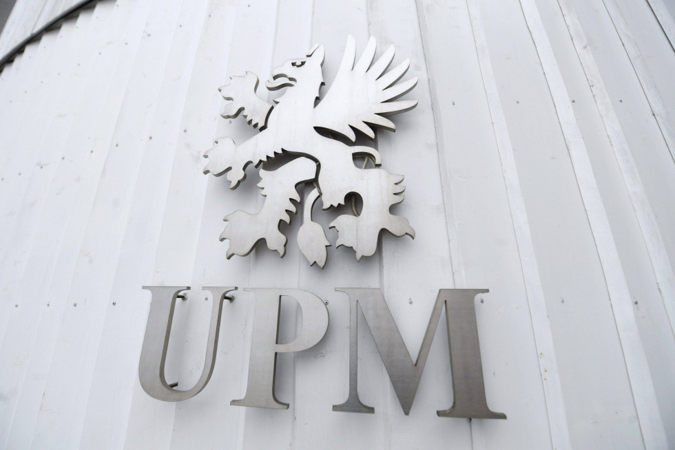 UPM:n työmarkkinajohtaja Jyrki Hollmén sanoo, että yli kaksi kolmasosaa tehtaiden toimihenkilöistä on saapunut maanantaina töihin. LEHTIKUVA / VESA MOILANEN