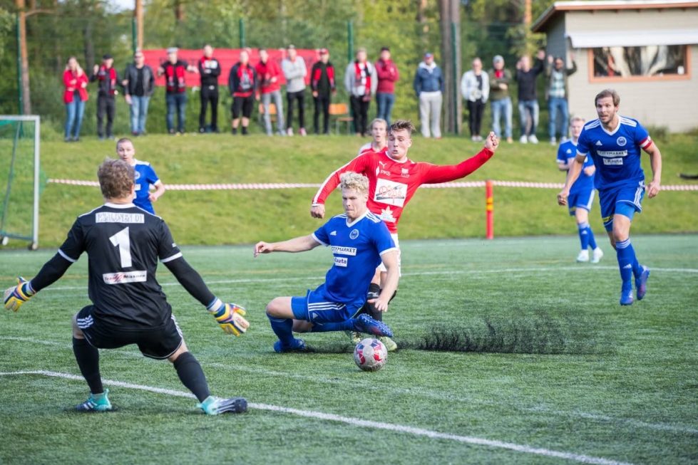 Toni Tahvanainen edusti Jippoa edellisen kerran vuonna 2019. Elokuussa 2019 Tahvanainen yritti maalintekoa ottelussa sinipaitaista Järvenpään Palloseuraa vastaan.