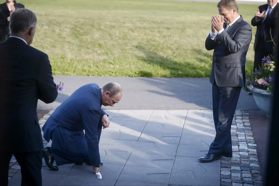 Turku poisti Vladimir Putinin laatan merimuseon edestä