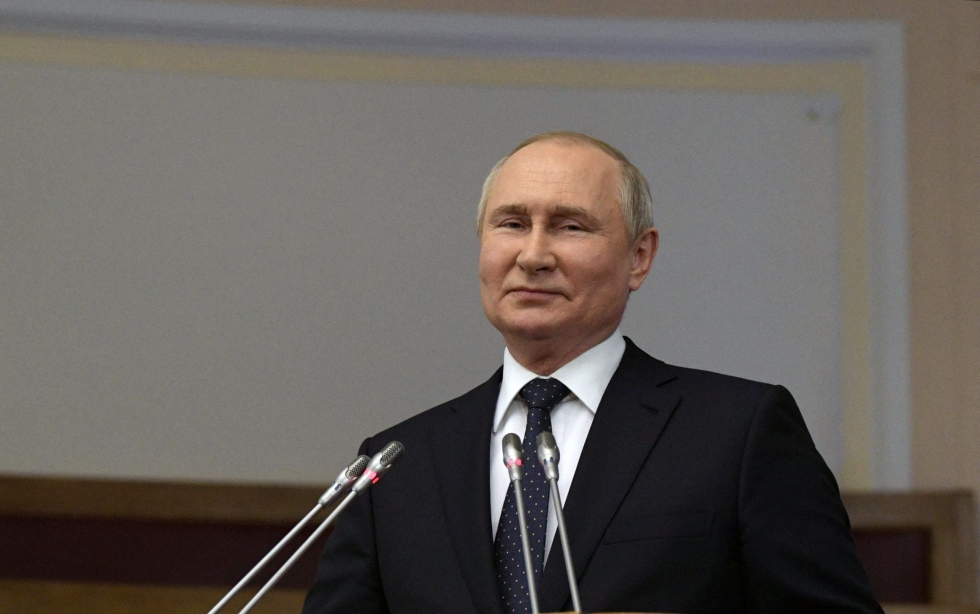 Venäjän presidentti Vladimir Putin on ilmoittanut saapuvansa G20-kokoukseen Indonesian kutsumana marraskuussa. Myös Ukrainan presidentti Volodymyr Zelenskyi on kutsuttu kokoukseen. 