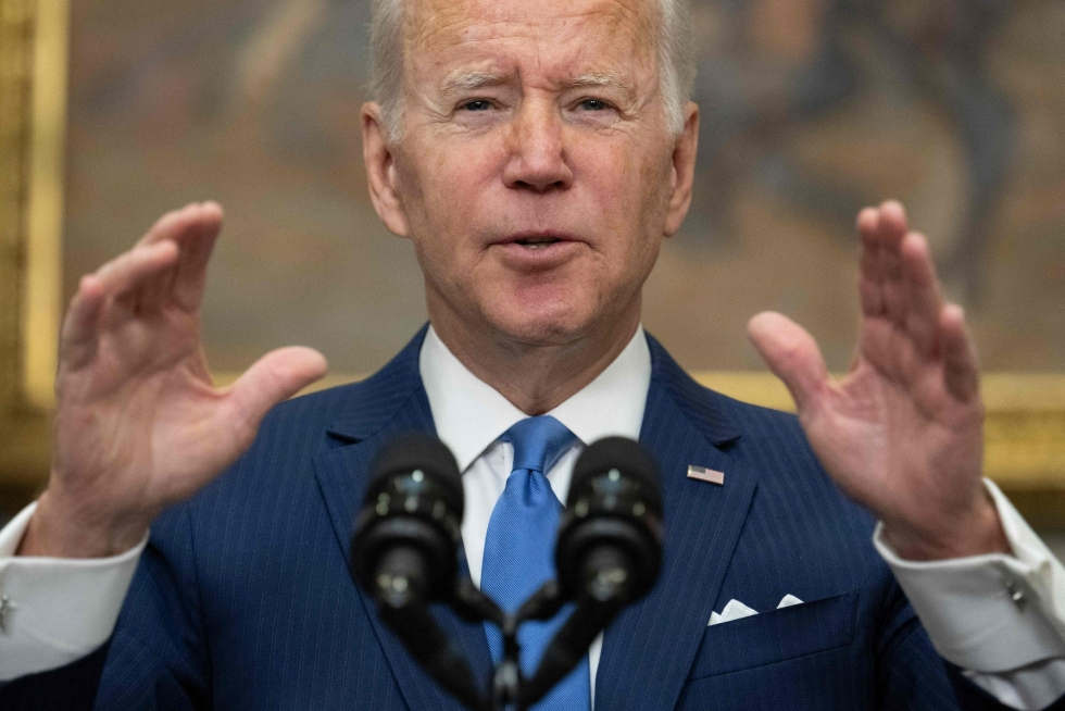 Yhdysvaltain presidentti Joe Bidenin mukaan Ukraina saisi muun muassa lisää tykistöä, panssariajoneuvoja sekä panssarintorjunta-aseita. LEHTIKUVA/AFP